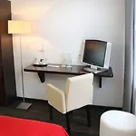 Helvetia - Self Check-in Hotel