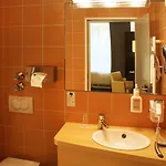 Helvetia - Self Check-in Hotel