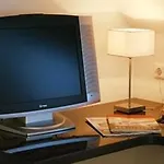 Helvetia - Self Check-in Hotel München