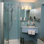 Helvetia - Self Check-in Hotel