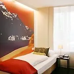 Helvetia - Self Check-in Hotel