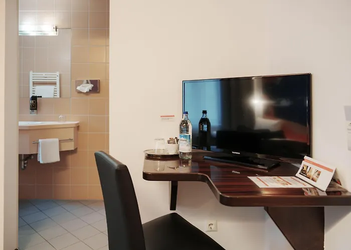 Helvetia - Self Check-in Hotel München