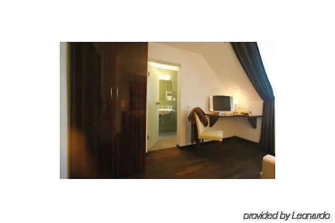 Helvetia - Self Check-in 3* München